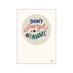 Don't forget to kiss — Art print by Michelle Carlslund - Kids from Poster & Frame